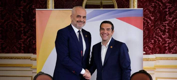 Ύποπτη δήλωση Χαν για «Aναδιάρθρωση των συνόρων Ελλάδας- Αλβανίας» – Βεβαιότητα Ράμα για έγγραφο «στρατηγικής συνεργασίας» – Νέο ξεπούλημα μετά τη συμφωνία των Πρεσπών